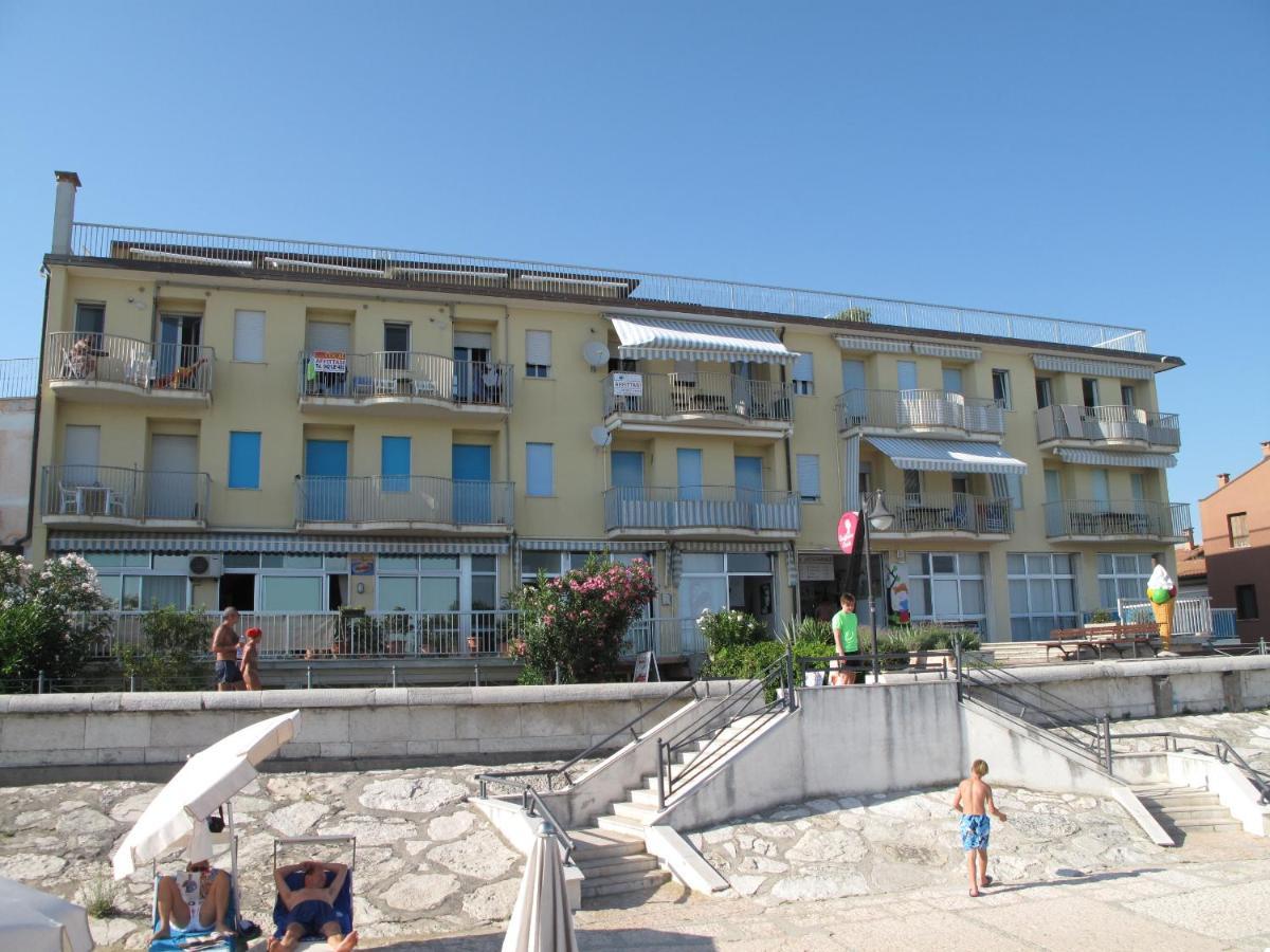 Apartamento Penthouse Attico Mara Caorle Exterior foto