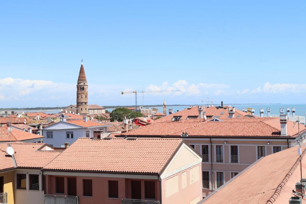 Apartamento Penthouse Attico Mara Caorle Exterior foto