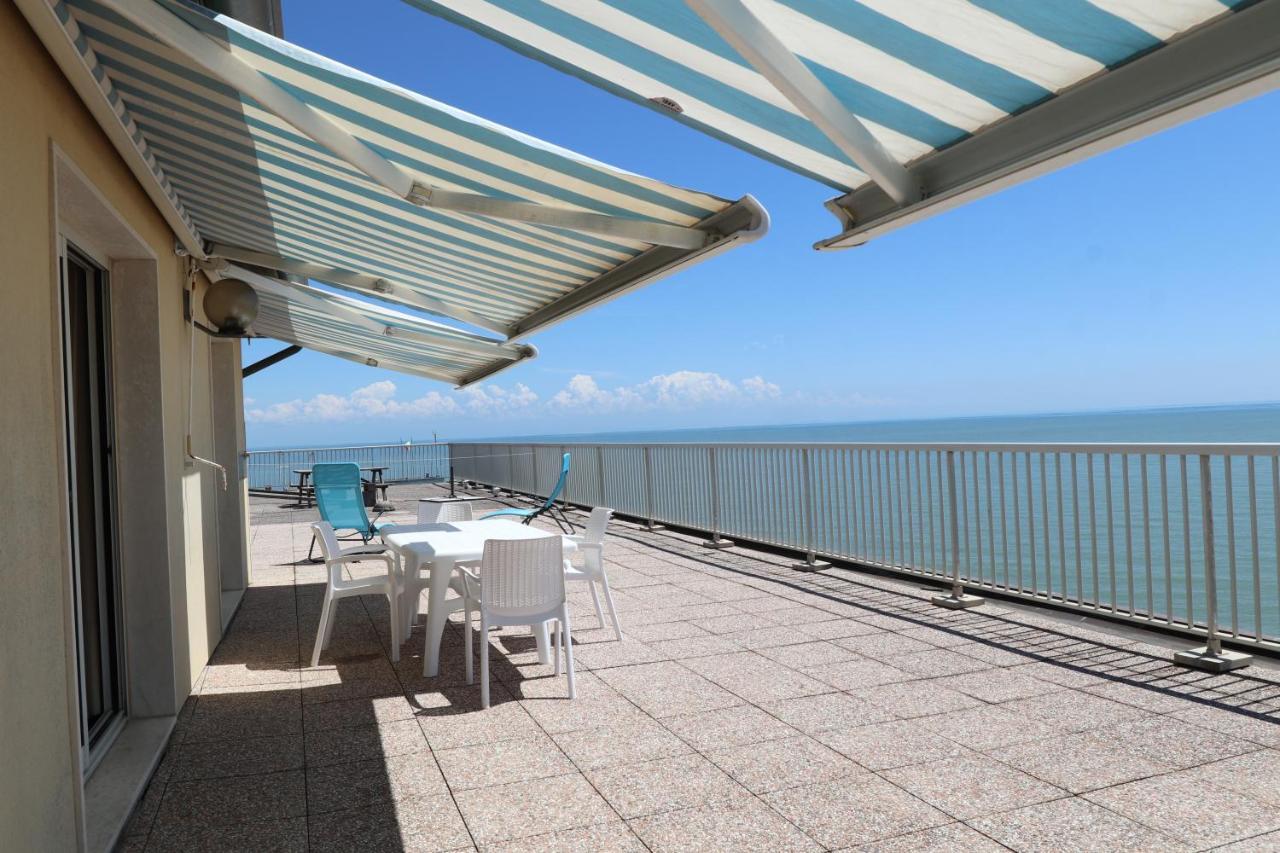 Apartamento Penthouse Attico Mara Caorle Exterior foto