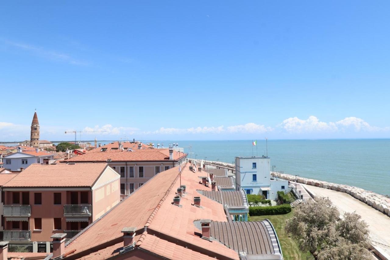 Apartamento Penthouse Attico Mara Caorle Exterior foto