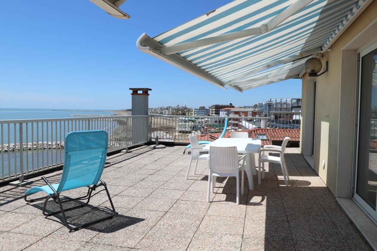 Apartamento Penthouse Attico Mara Caorle Exterior foto