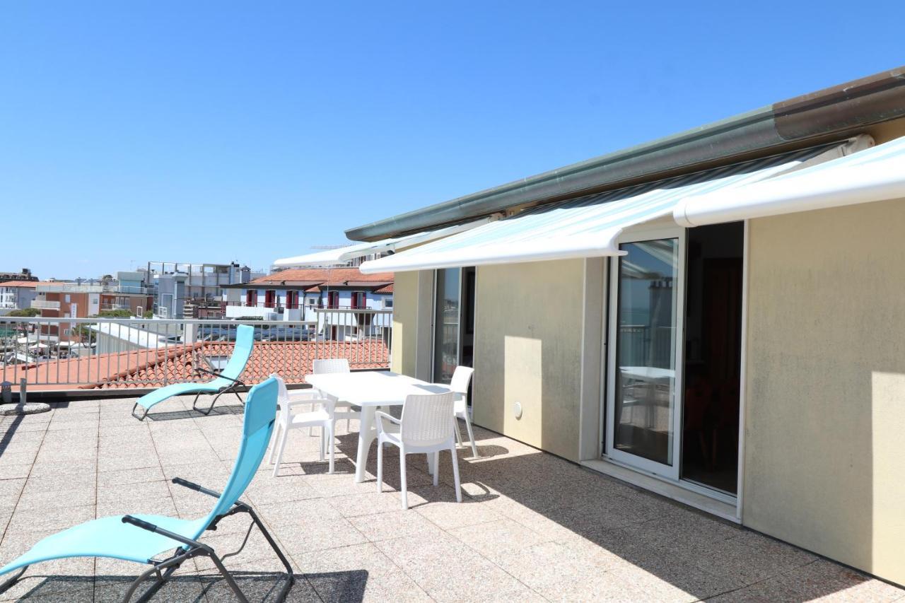 Apartamento Penthouse Attico Mara Caorle Exterior foto