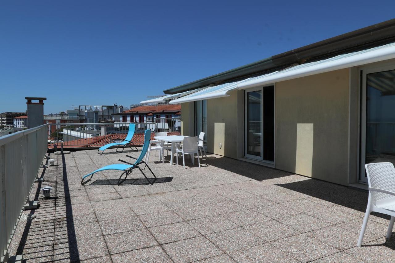Apartamento Penthouse Attico Mara Caorle Exterior foto