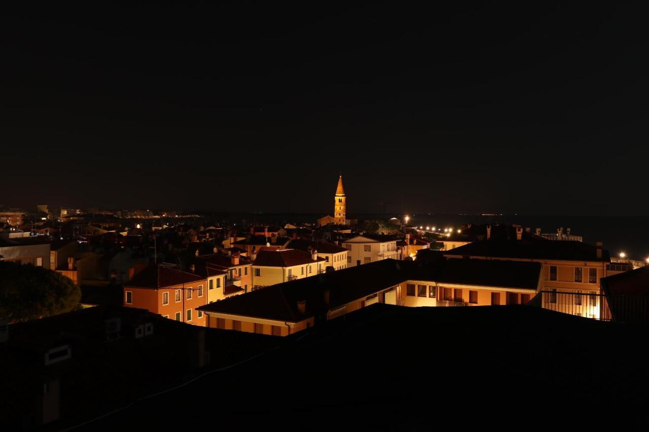 Apartamento Penthouse Attico Mara Caorle Exterior foto