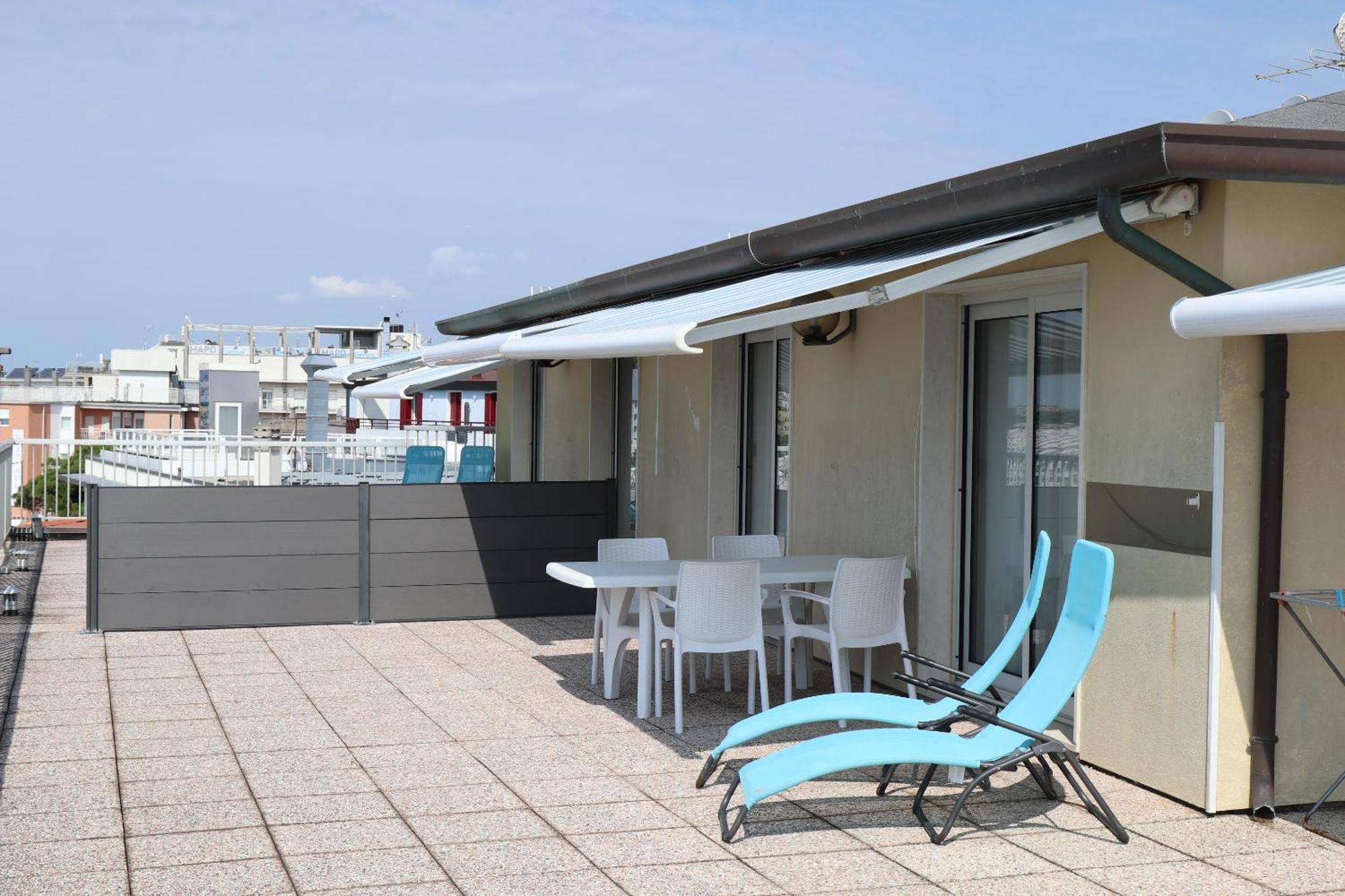 Apartamento Penthouse Attico Mara Caorle Exterior foto
