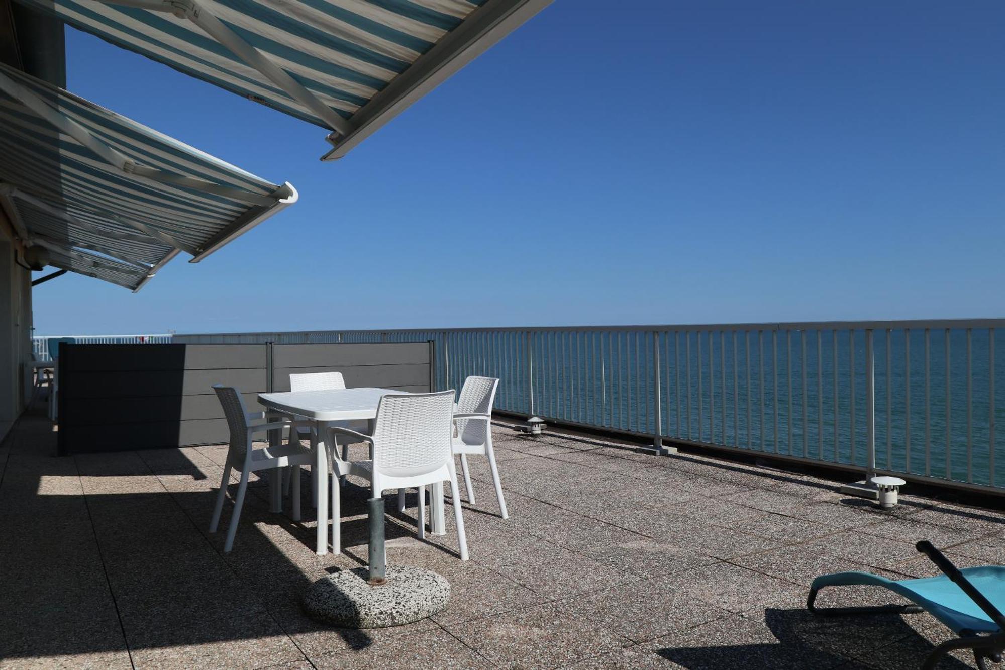 Apartamento Penthouse Attico Mara Caorle Exterior foto